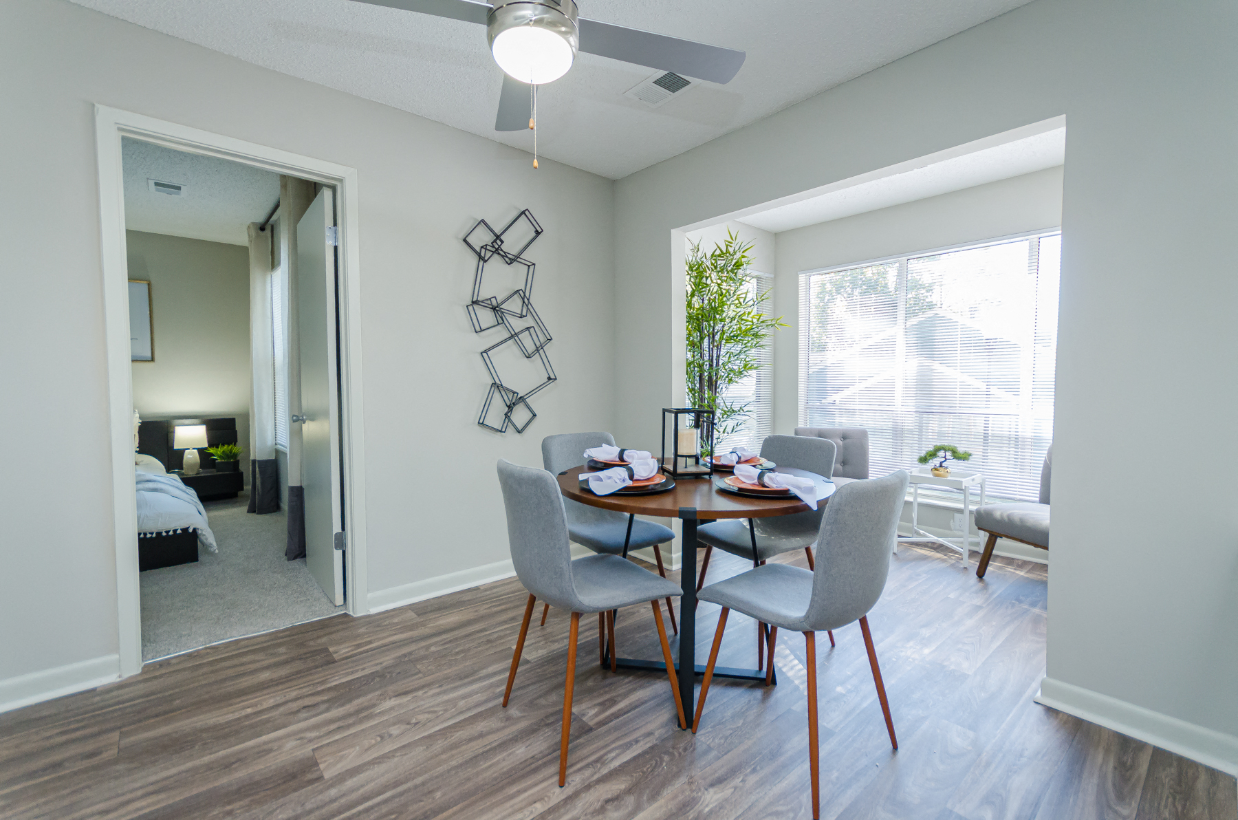 Dining Room at The Carter 4250 Apartments, Georgia 30093
