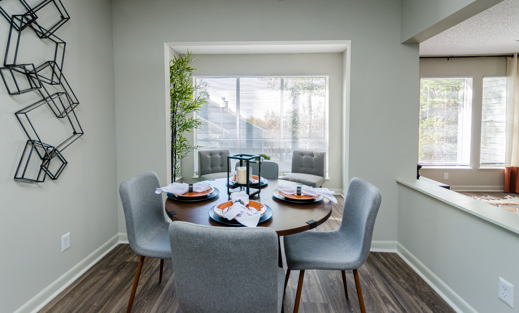 Elegant Dining Room at The Carter 4250 Apartments, Georgia