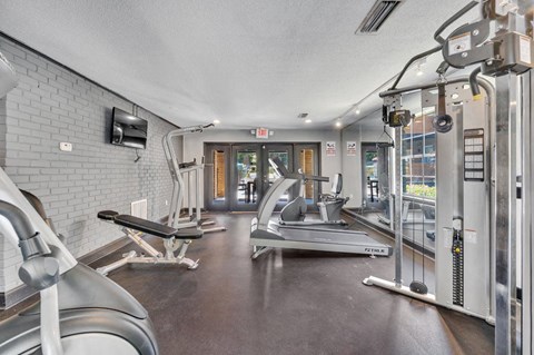 the gym at the estates apartments