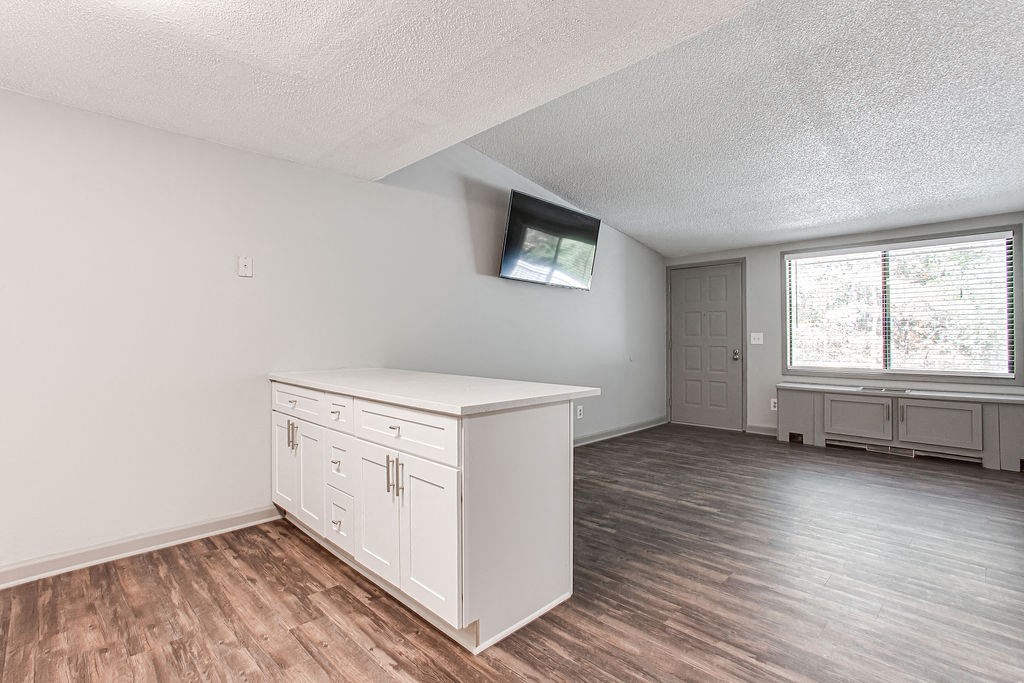 Breakfast Bar at Elevate Woodstock Apartmnets, Georgia