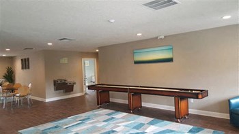 112 Essex Avenue 1-3 Beds Apartment for Rent - Photo Gallery 2