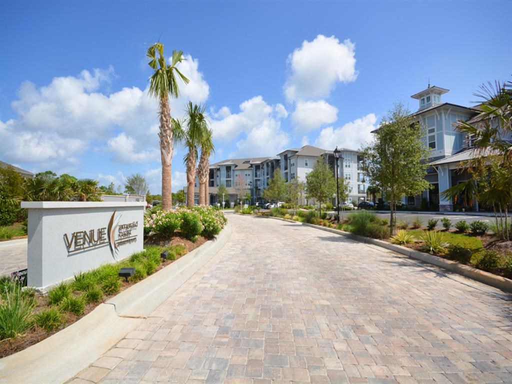 exterior view of the enclave at venetia apartments