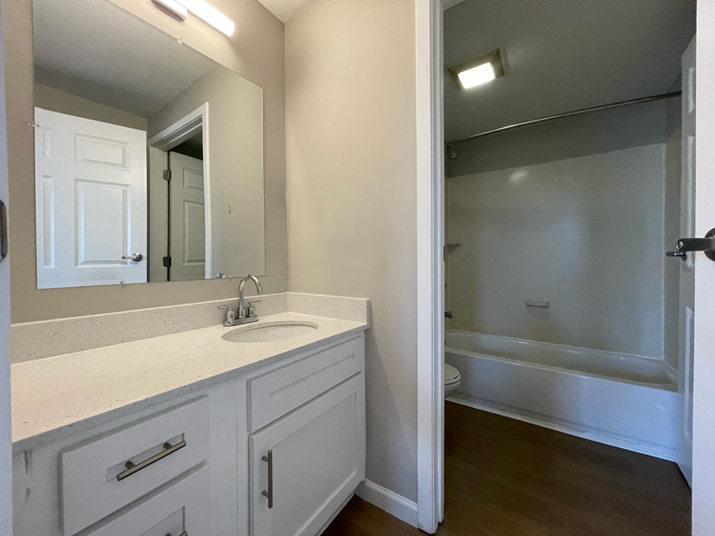 spacious bathroom at Flats at 87Ten, Charlotte, NC 28262