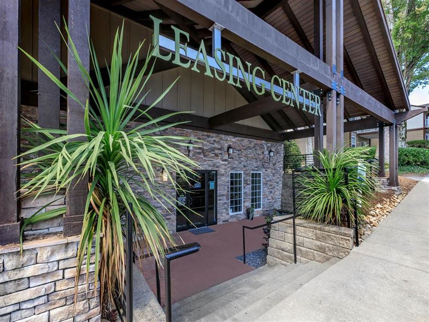 400 Winchester Apartments