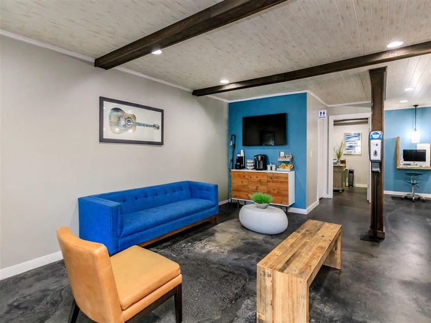 400 Winchester Apartments