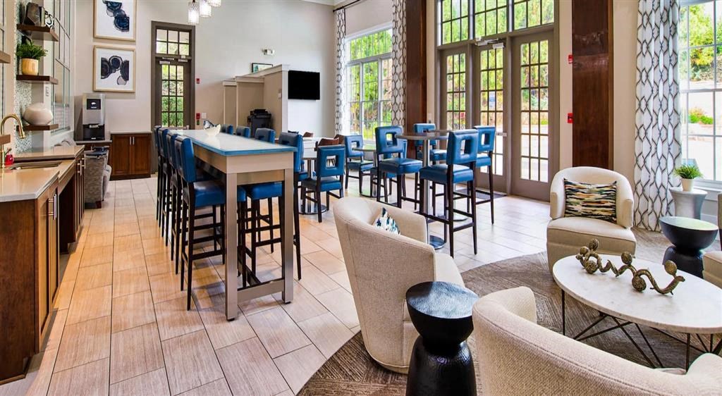 Dining  at Eleven 85 Apartments, Atlanta