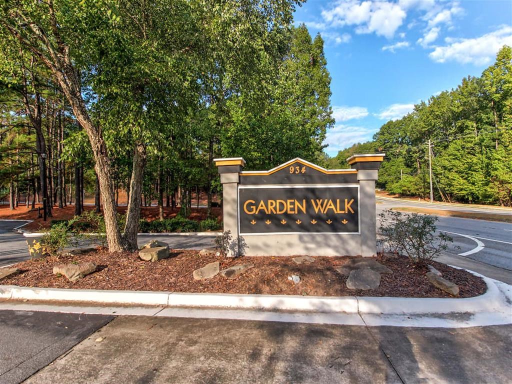 934 Garden Walk Blvd