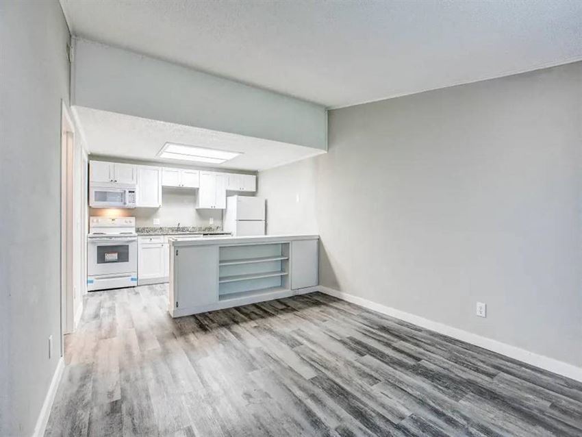 The Retreat @ Greenbriar Apartments II By ICER