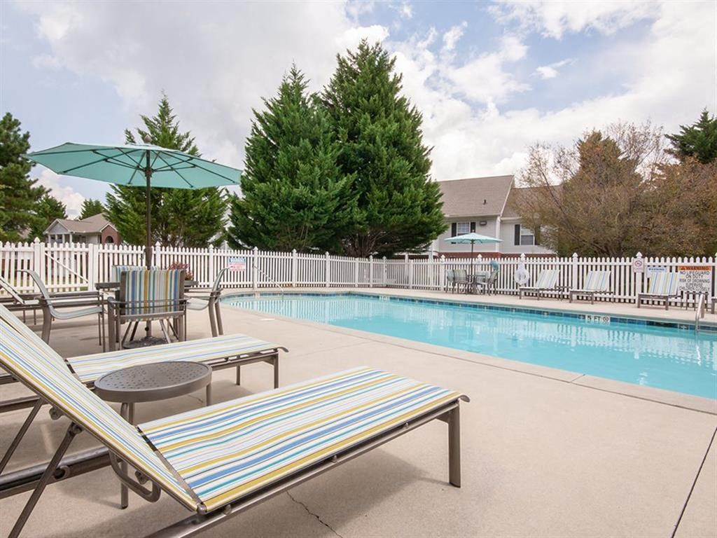 Arbor Bend Lounge Chairs by pool