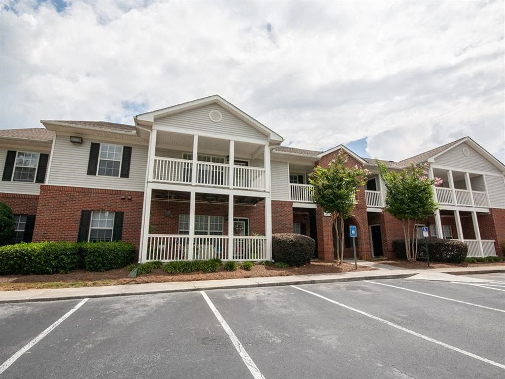 Arbor Bend Front of Building with Balconies