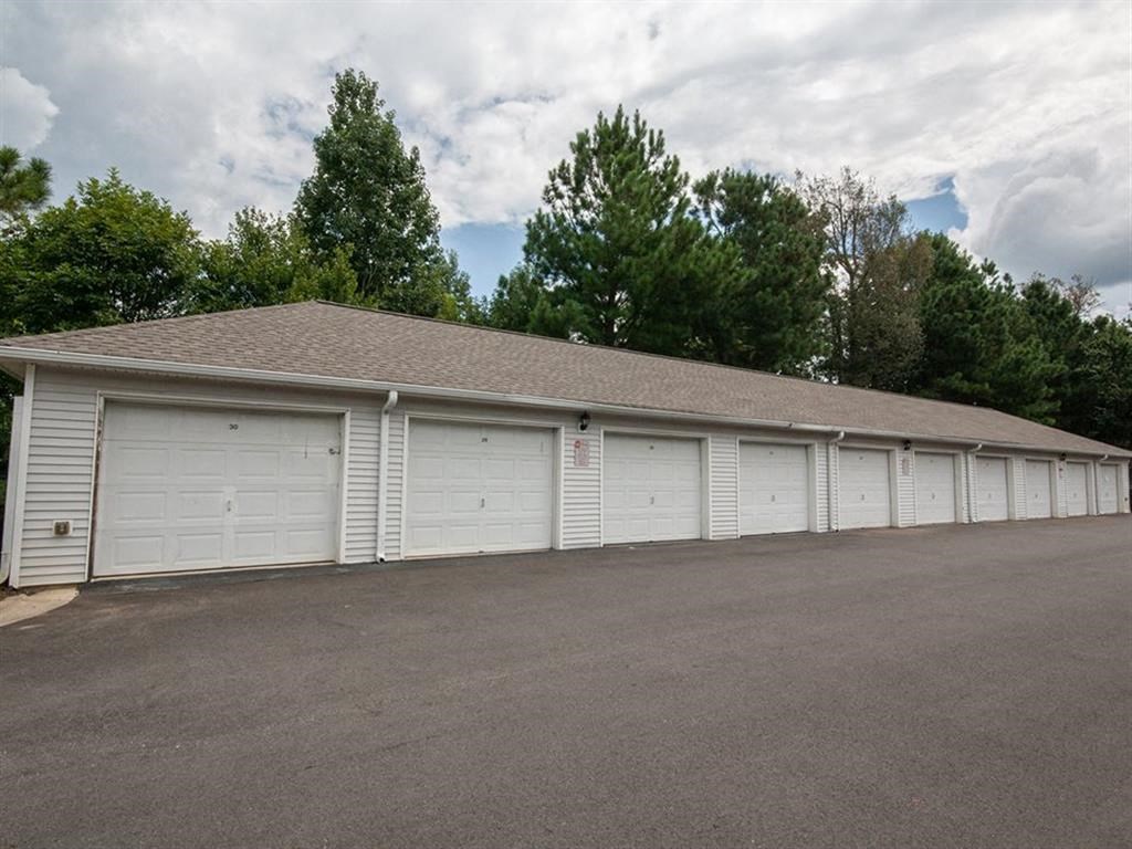 Arbor Bend Garages