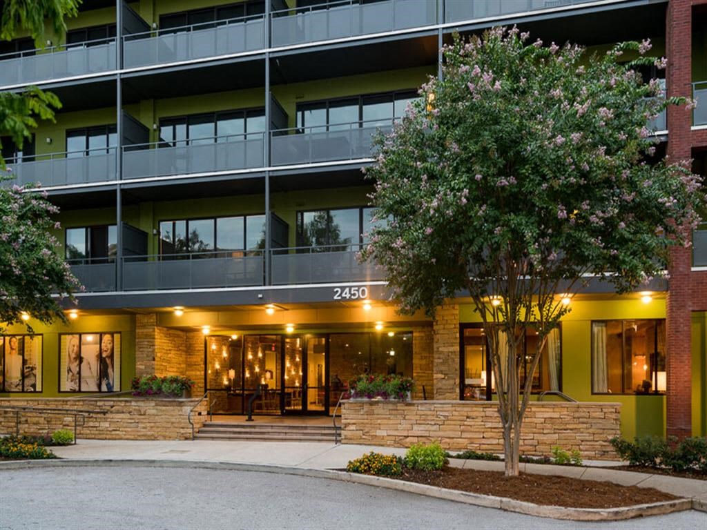 the building in which the hotel is located