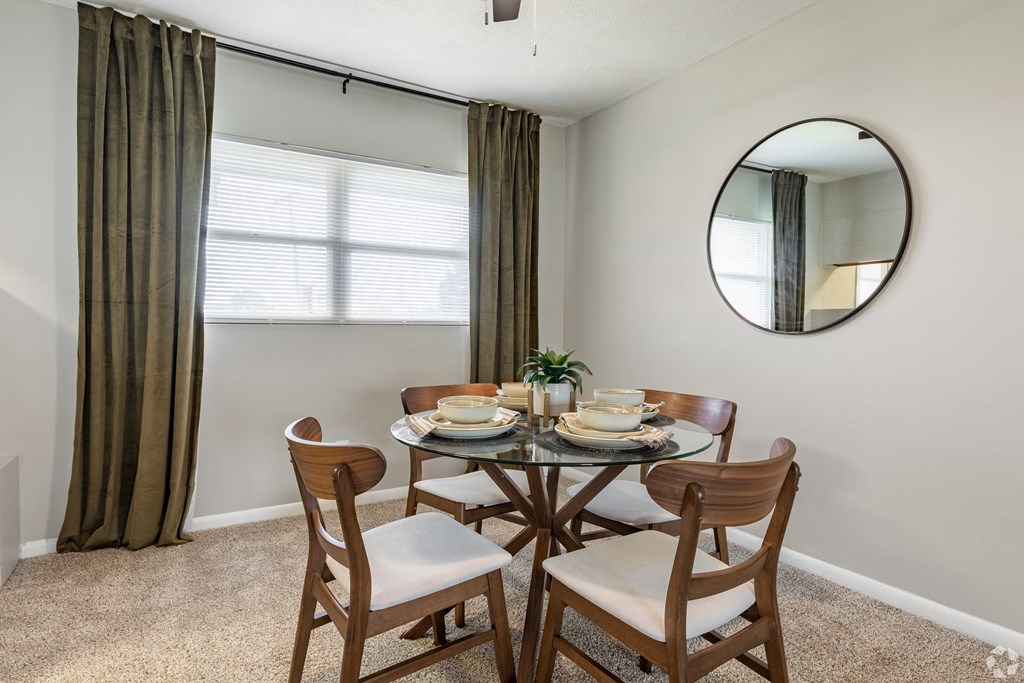 the enclave at homecoming terra vista dining room at Summit Augusta, Augusta, GA