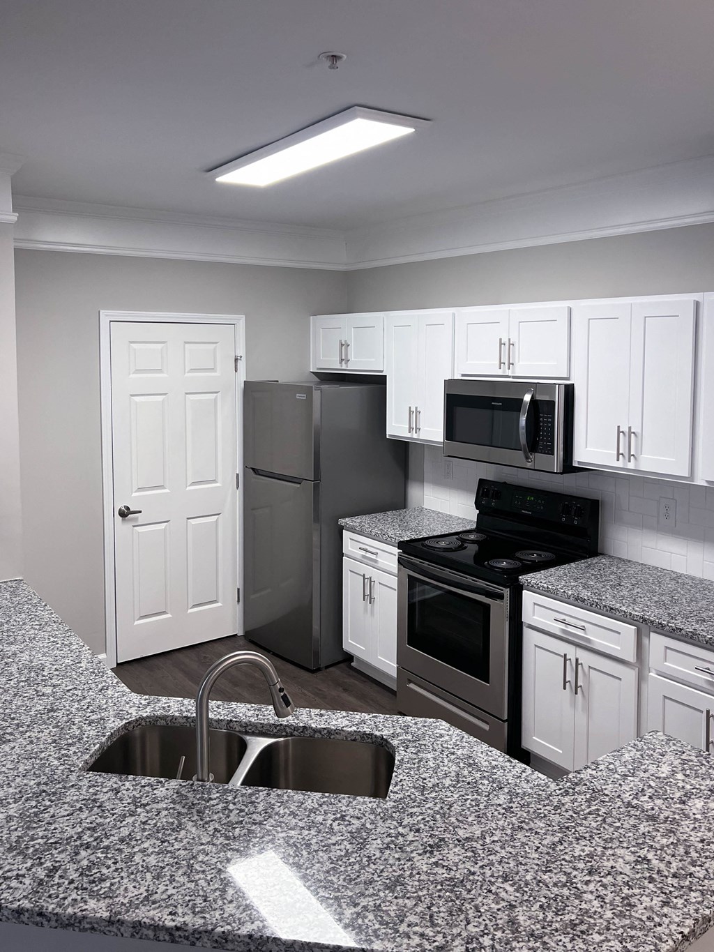 Kitchen sink and stainless steel appliances Dakota Mill Creek Buford, GA