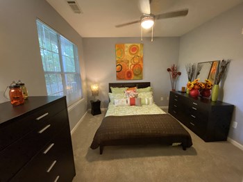 Edgewater Vista Apartments, Decatur Georgia, master bedroom with ceiling fan - Photo Gallery 17