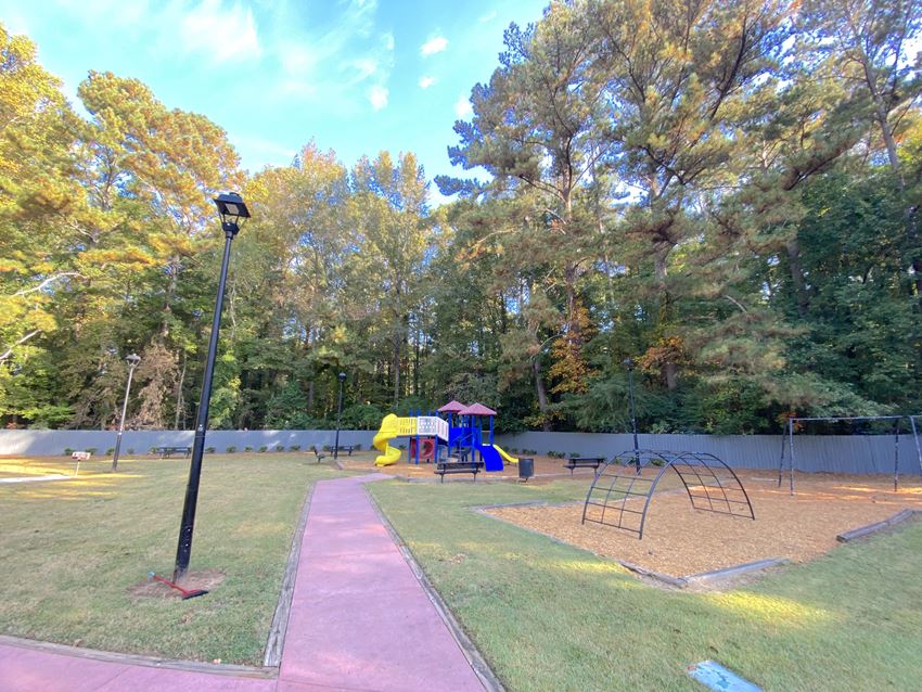 The Retreat @ Greenbriar Apartments By ICER