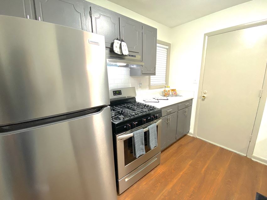 The Retreat @ Greenbriar Apartments By ICER