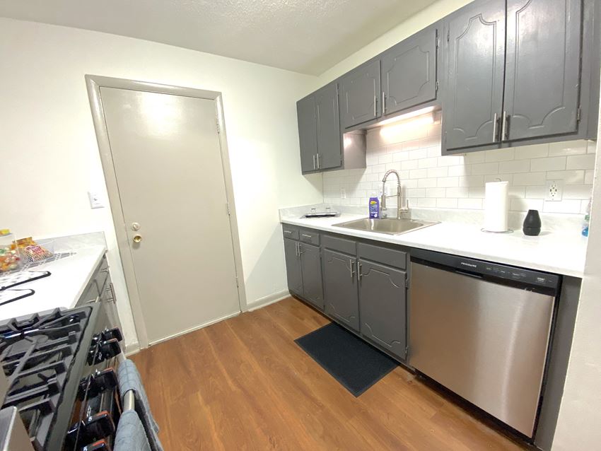 The Retreat @ Greenbriar Apartments By ICER