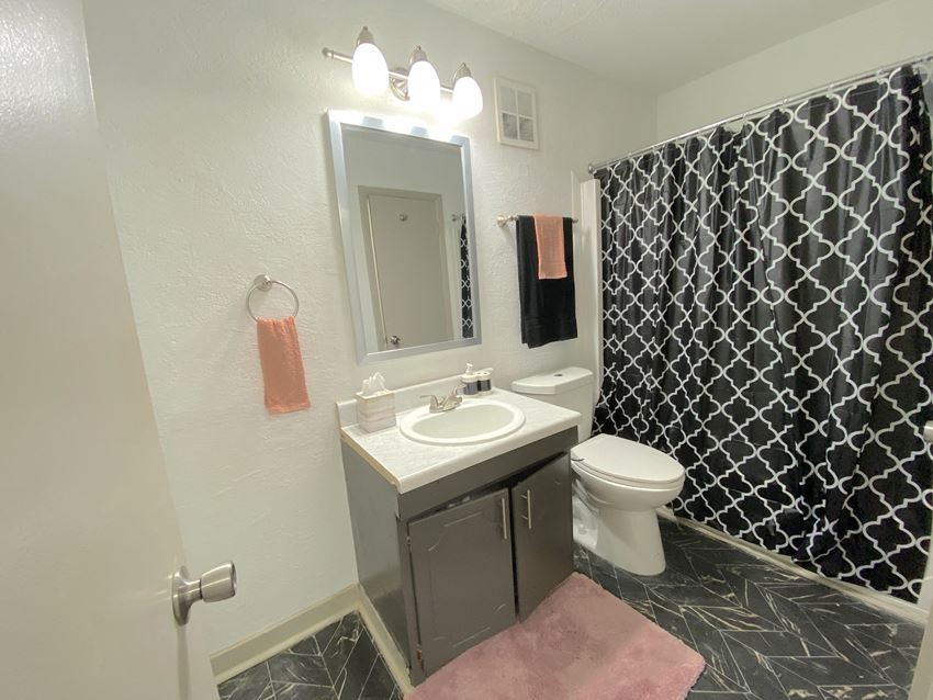 The Retreat @ Greenbriar Apartments By ICER