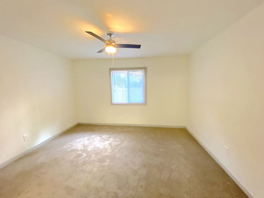 The Retreat @ Greenbriar Apartments By ICER