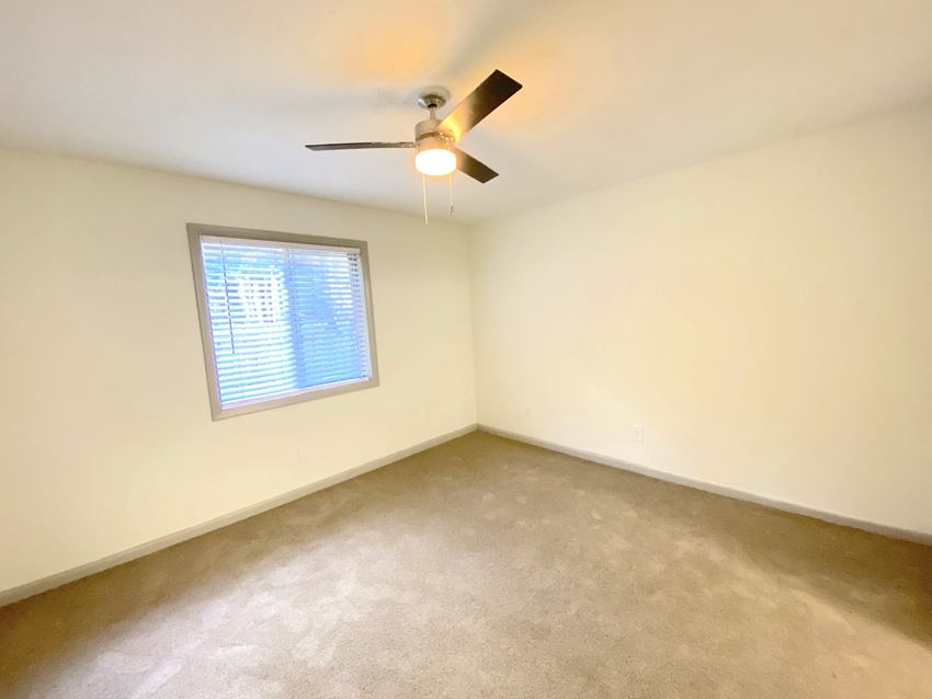 The Retreat @ Greenbriar Apartments By ICER