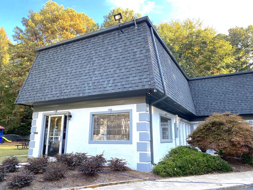 The Retreat @ Greenbriar Apartments By ICER