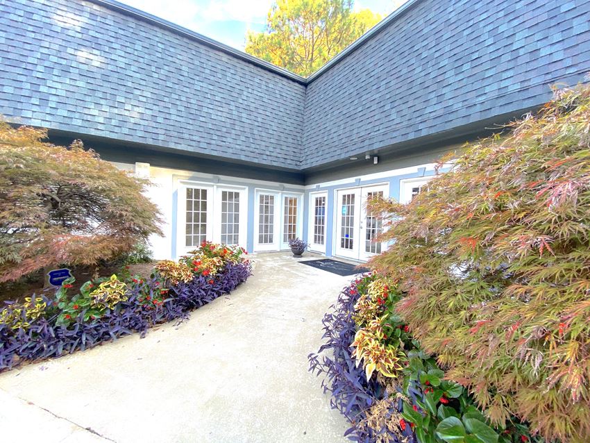 The Retreat @ Greenbriar Apartments By ICER