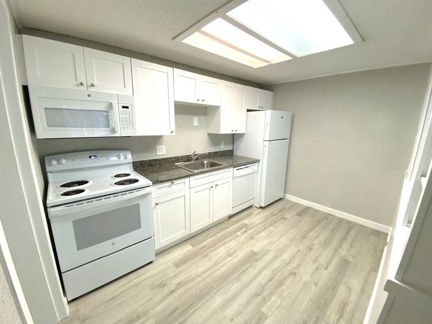 The Retreat @ Greenbriar Apartments By ICER