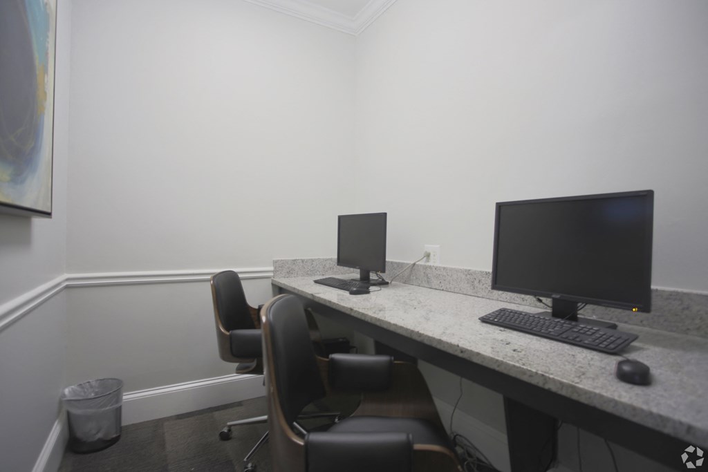 Business Center with computers Dakota Mill Creek Buford, GA