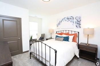 Classic Bedroom at Century Belmont Station, Louisville - Photo Gallery 42