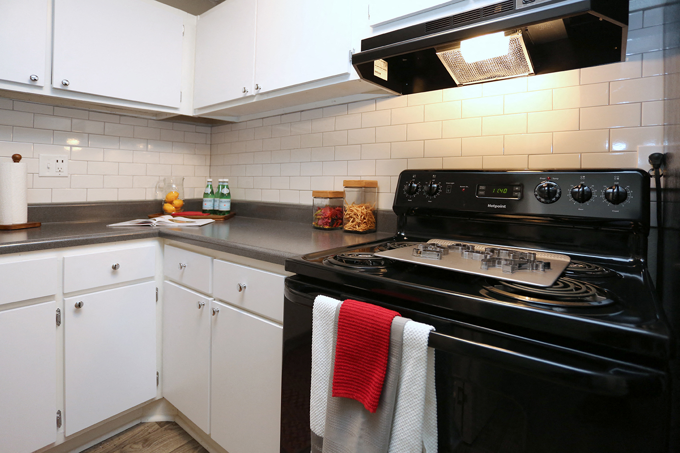 Black Appliances at 555 Mansell, Georgia