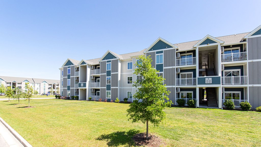 Exquisite Landscaped Porch at Liberty Club, Hinesville, GA