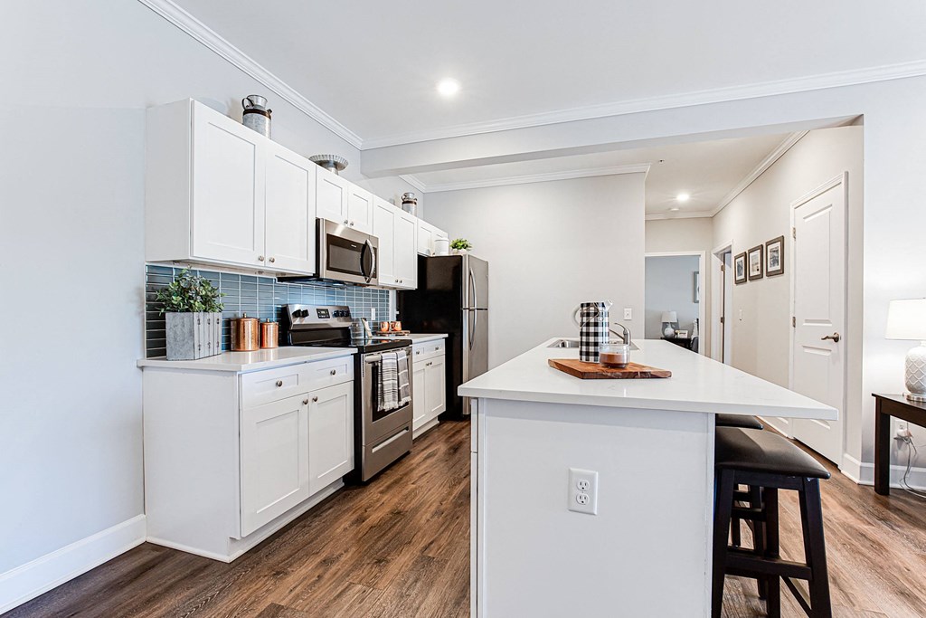 Fully Furnished Kitchen With Stainless Steel Appliances at Liberty Club, Hinesville, Georgia