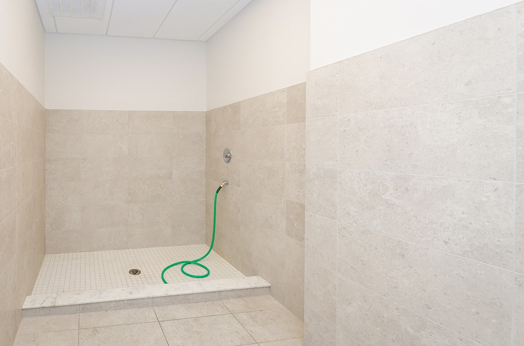 Pet Wash Center at Lofts at South Lake, Florida