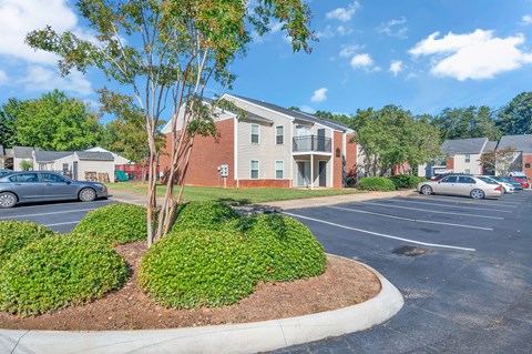 Exterior Landscape at Summit Eastchester, High Point, 27265