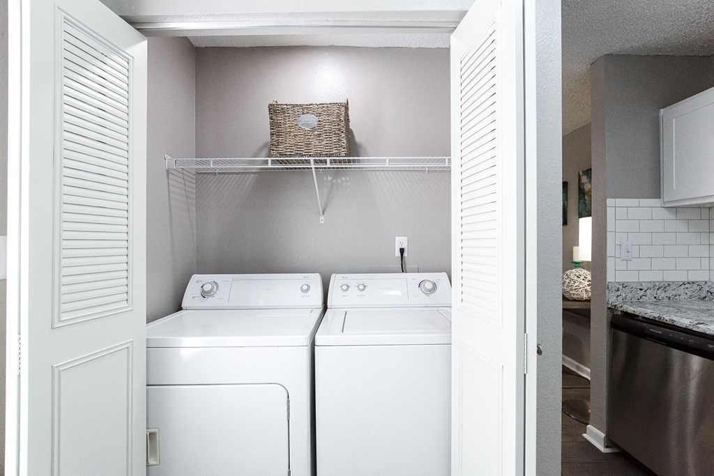 Laundry Room at Vue on Medlock, Peachtree Corners, GA, 30092