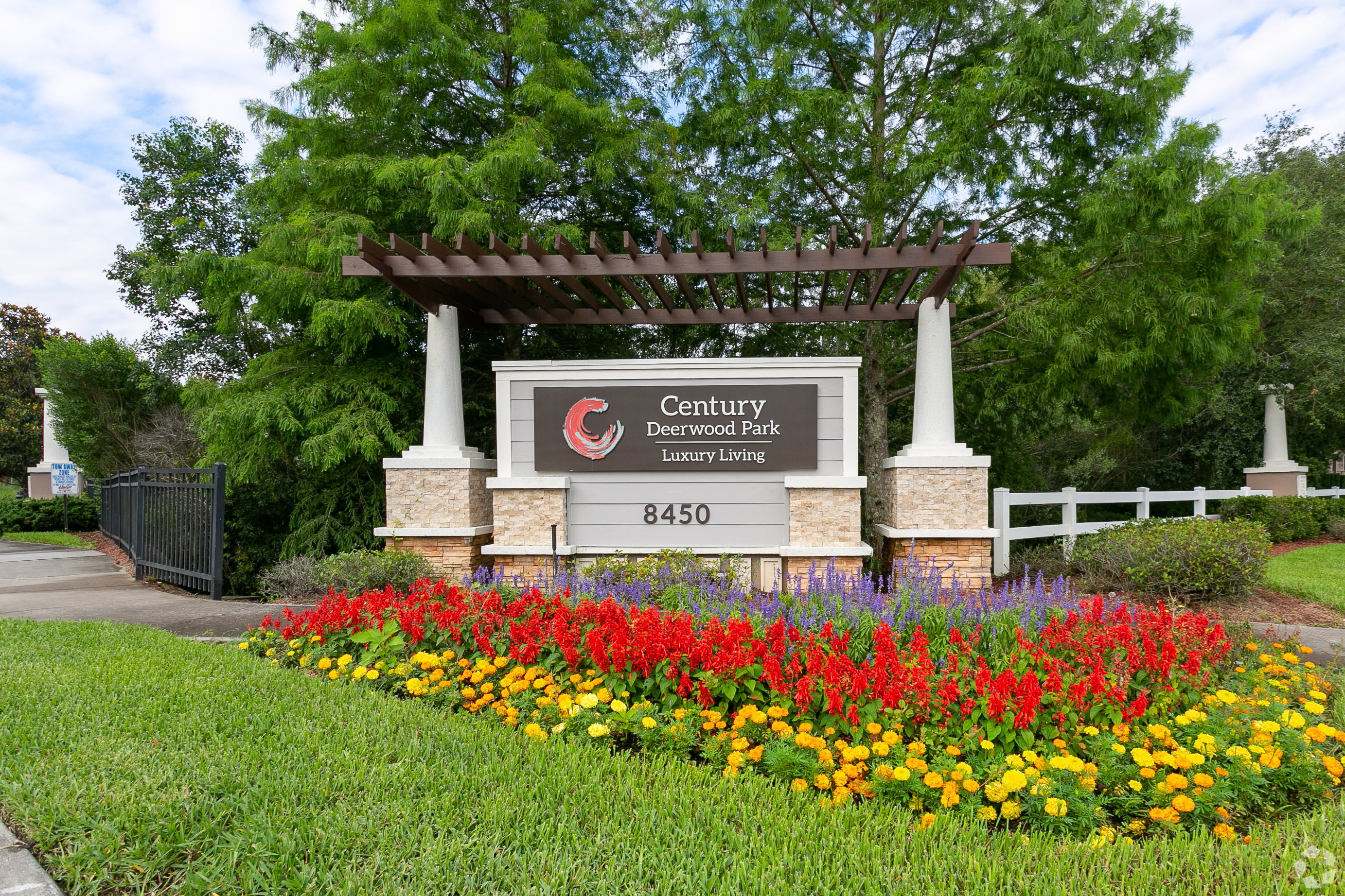 Century Deerwood Park Gate Parkway West Jacksonville Fl - 1bvgyn2