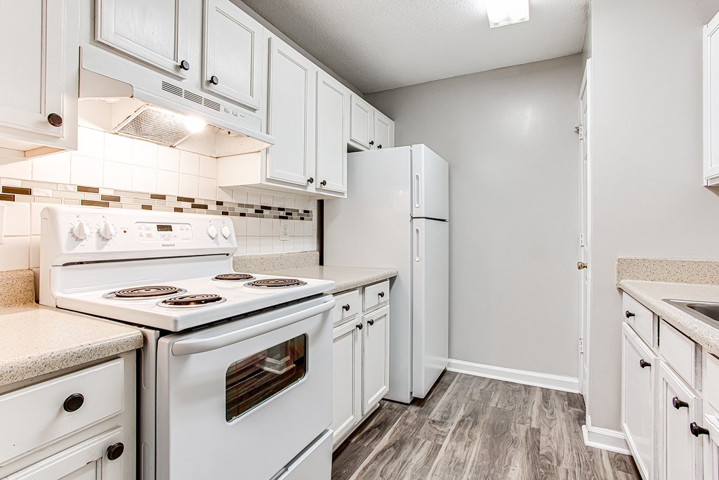 White appliances and white cabinets White appliances and white cabinets at Parkside at Sandy Springs Atlanta, GA