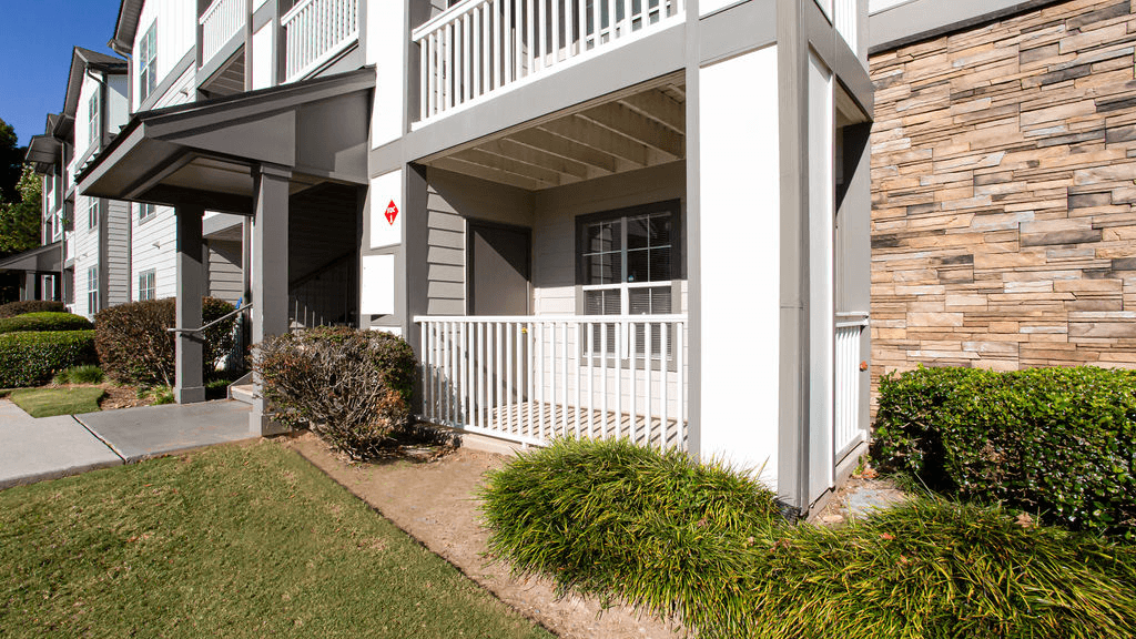 Exterior View at Peaks at Gainesville, Georgia