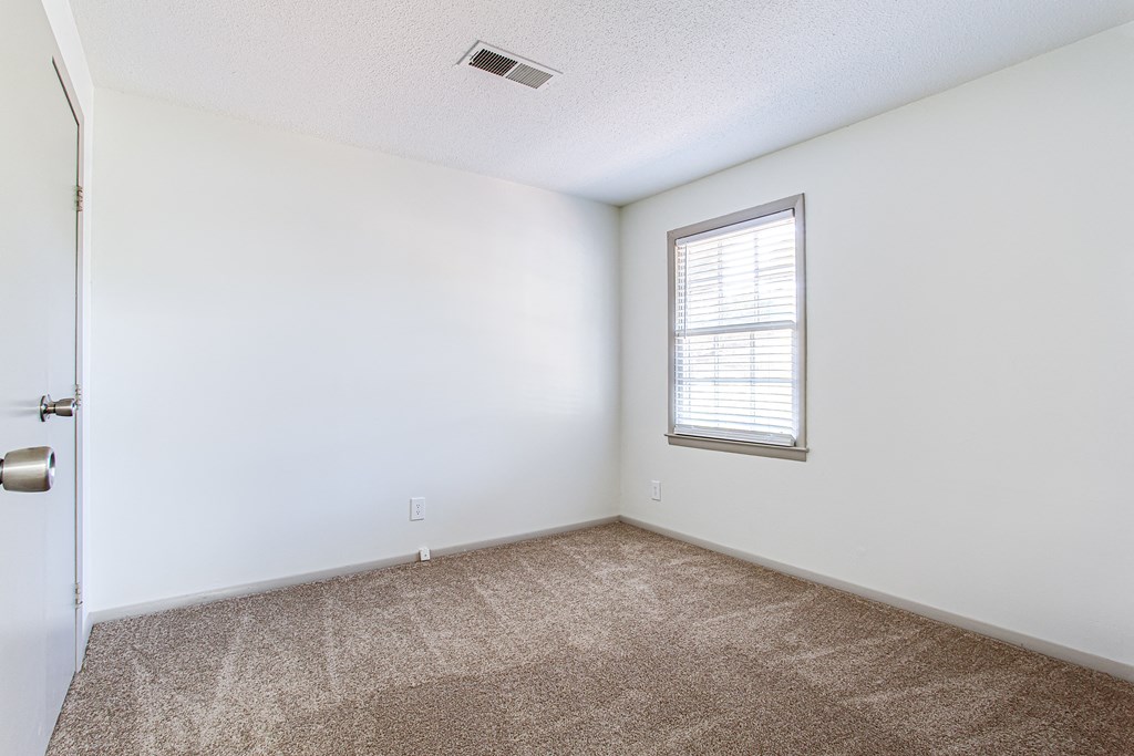 Carpeting In Bedrooms at Retreat at St. Andrews, Columbia, SC, 29210