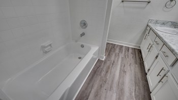 Bathroom - Photo Gallery 4