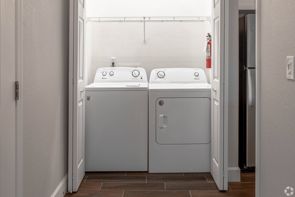 Washer Dryer at Waters Edge Apartments, Lakeland