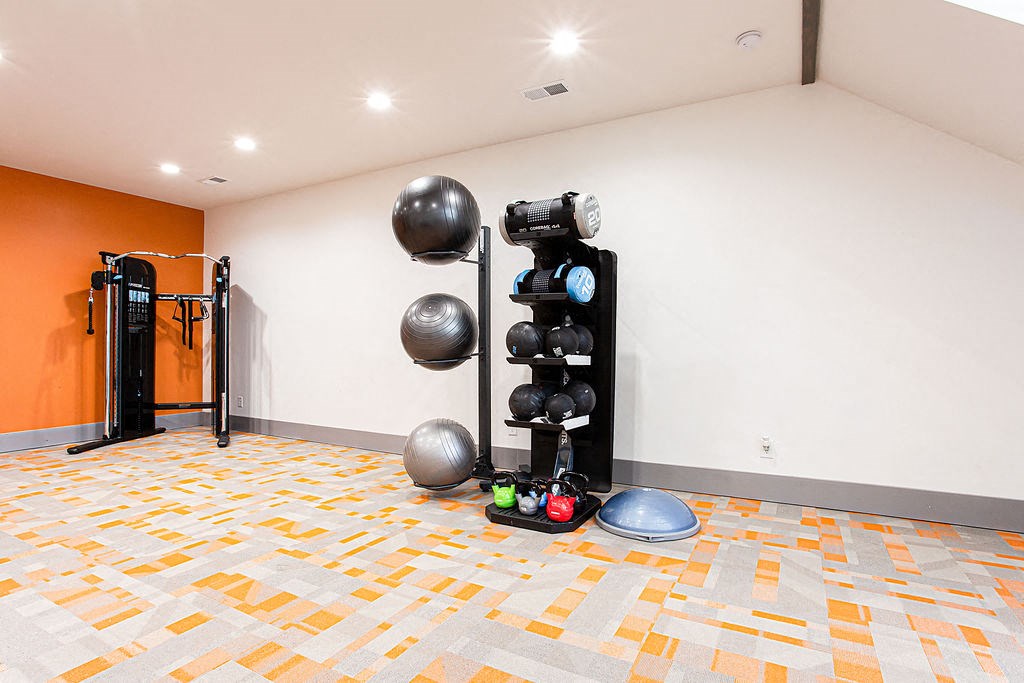 the gym at the monarch apartments