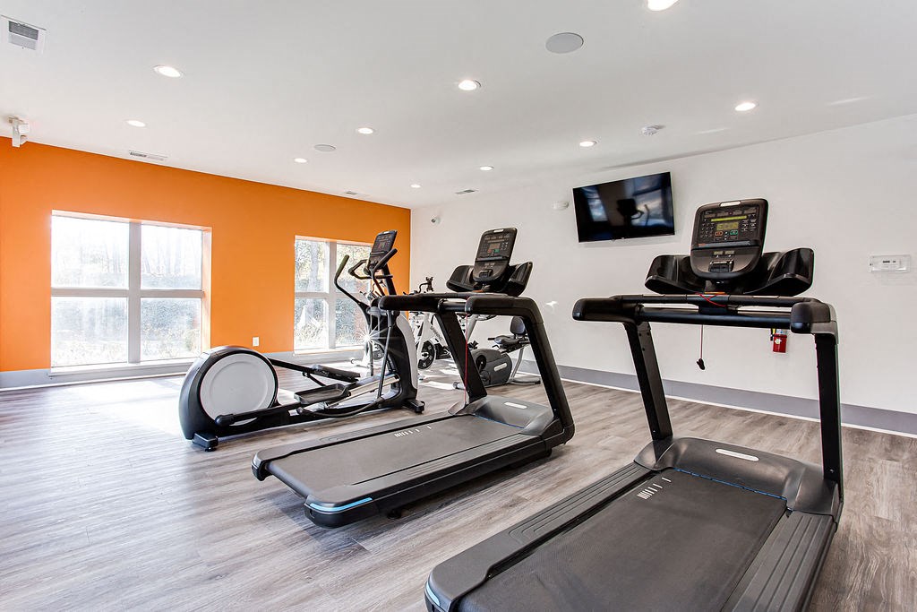 the gym at the flats at big tex apartments