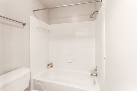Oval Tub at The Chelsea, Norcross, 30093