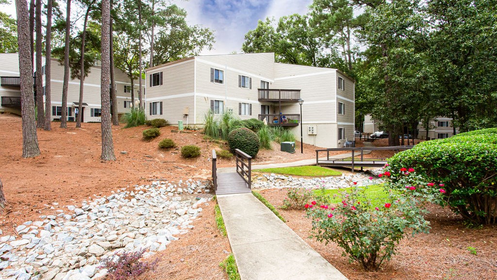 Way to apartment at Lory of Harbison, South Carolina