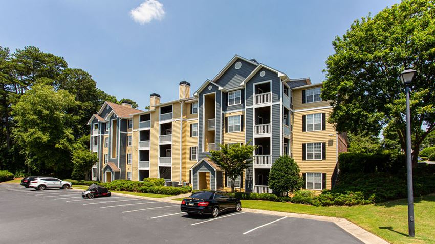 The Views Apartments, 2300 Country Walk, Snellville, GA - RentCafe