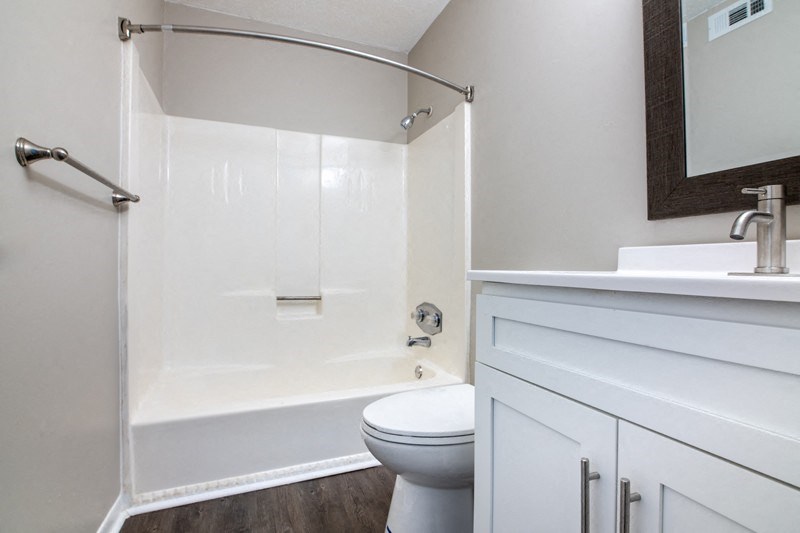 Bathroom bathrubat The Cleo Apartments, Athens, AL, 35611