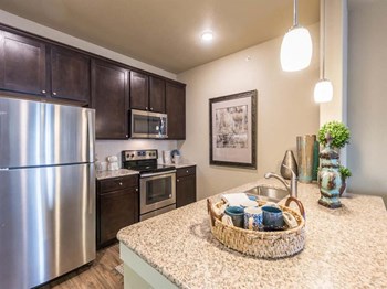 Granite Counter Tops In Kitchen Granite Counter Tops In Kitchen at Century Palm Bluff, Texas - Photo Gallery 2