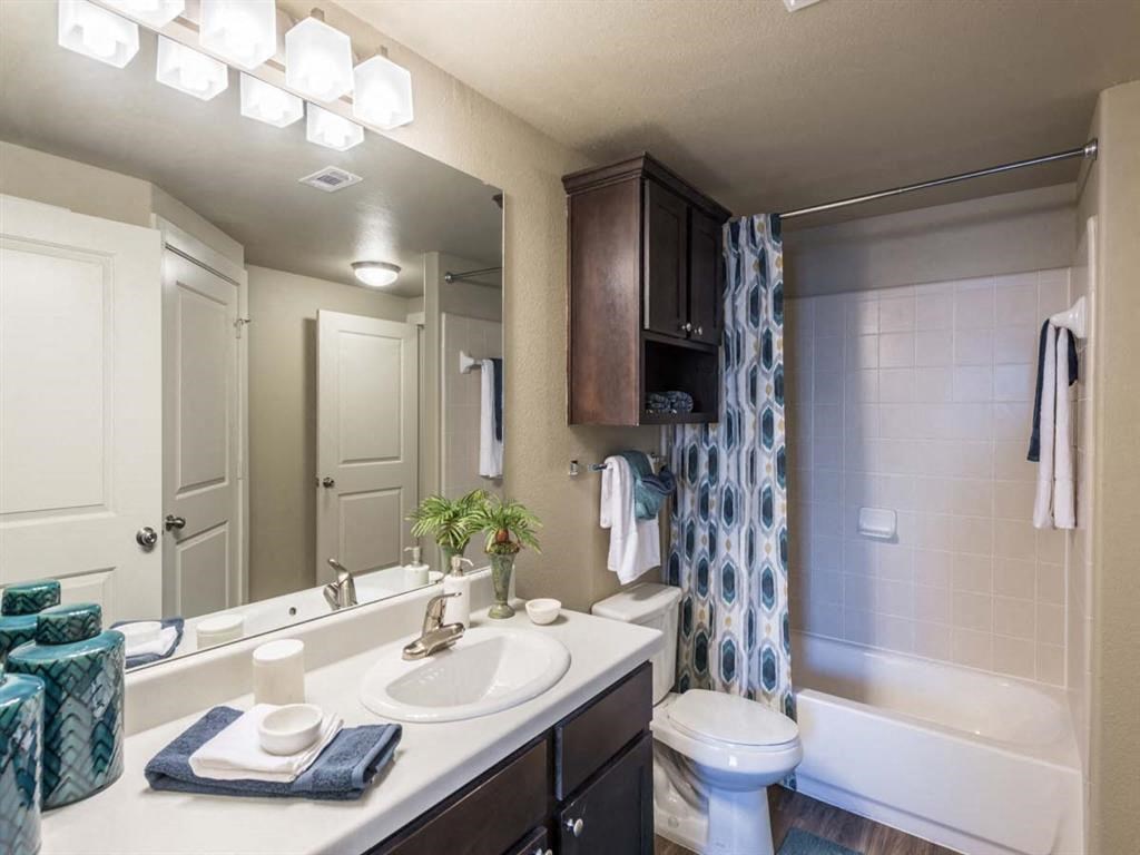 Bathroom With Bathtub at Century Palm Bluff, Portland, TX, 78374